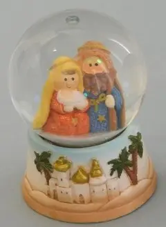 Snowglobe with polyresin nativity 6,5cm